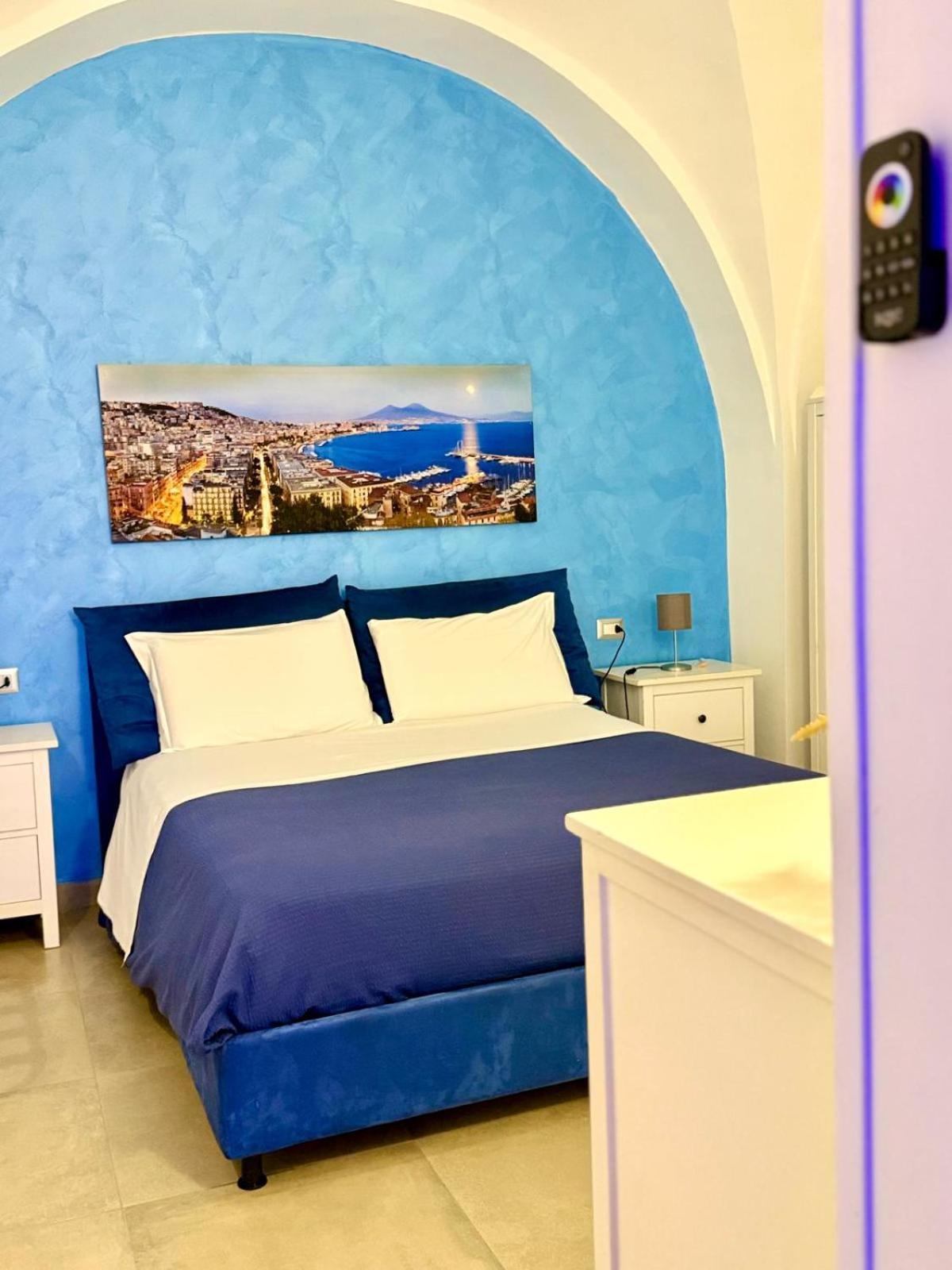 Chiaia Suites Неаполь Экстерьер фото