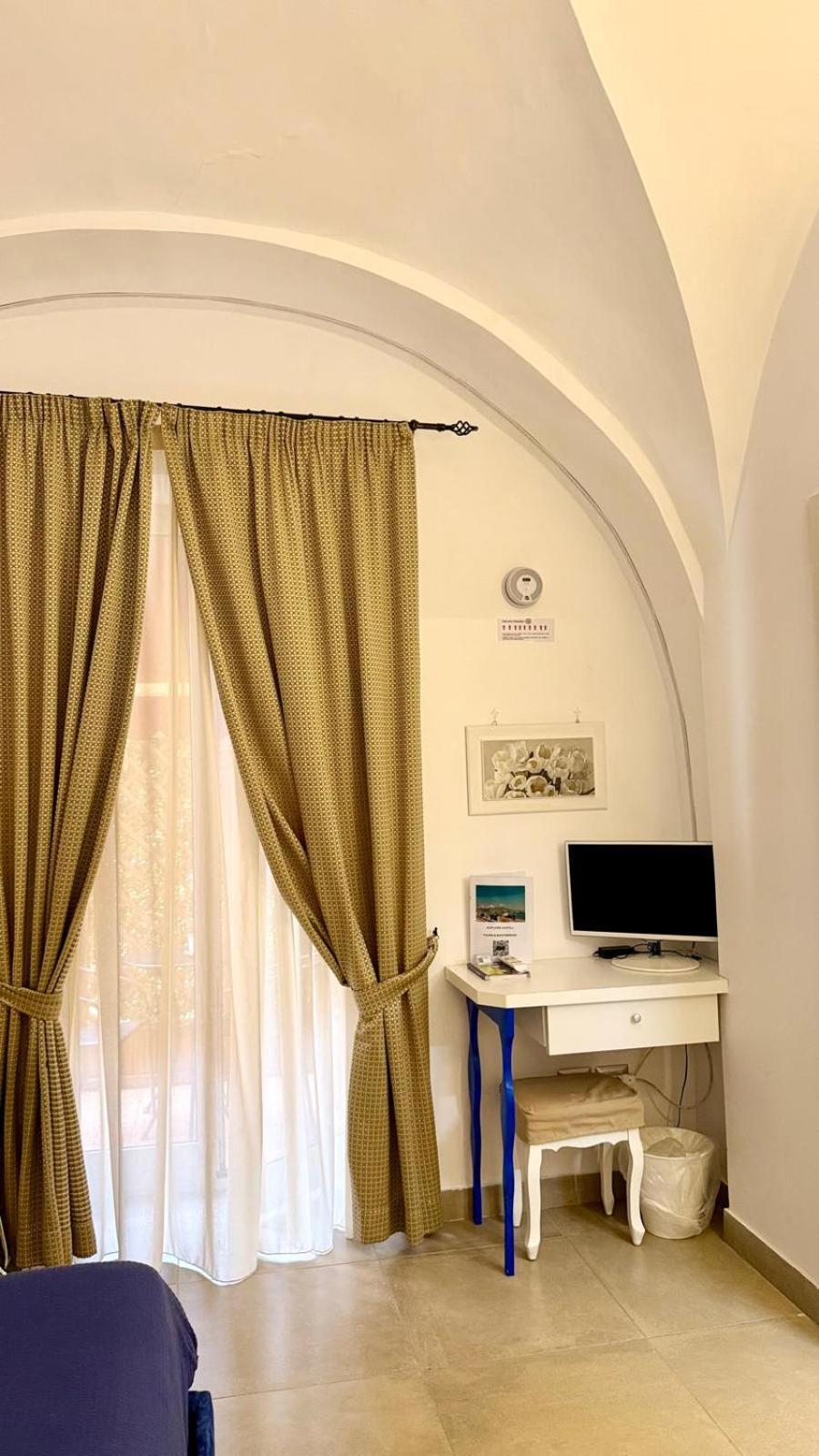 Chiaia Suites Неаполь Экстерьер фото