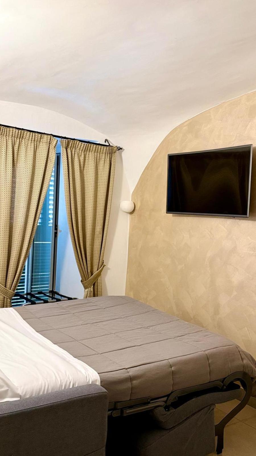 Chiaia Suites Неаполь Экстерьер фото