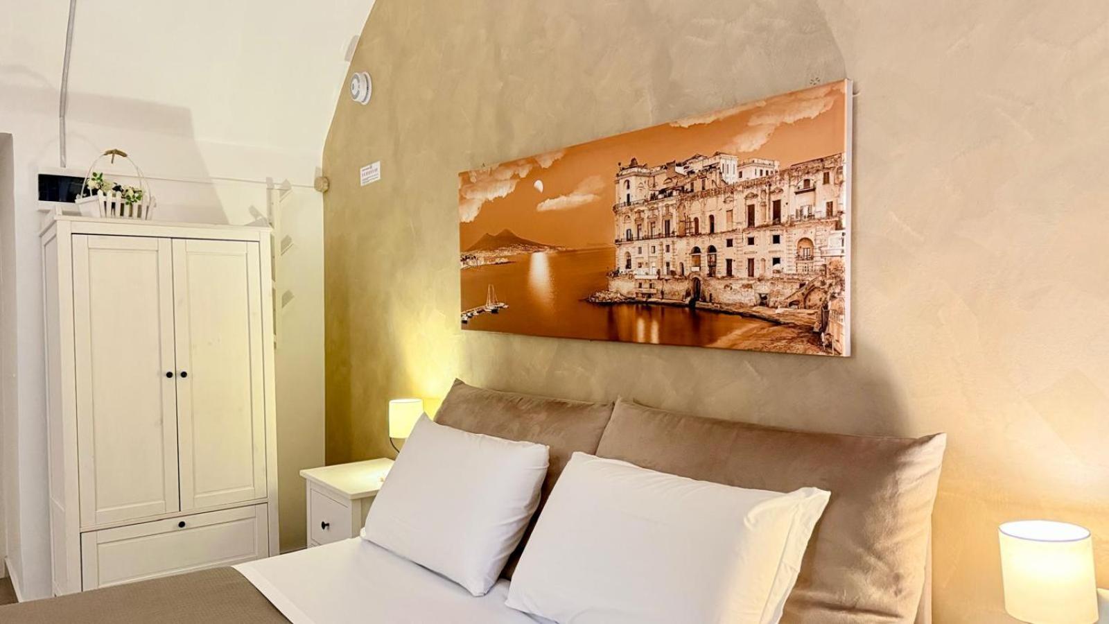 Chiaia Suites Неаполь Экстерьер фото