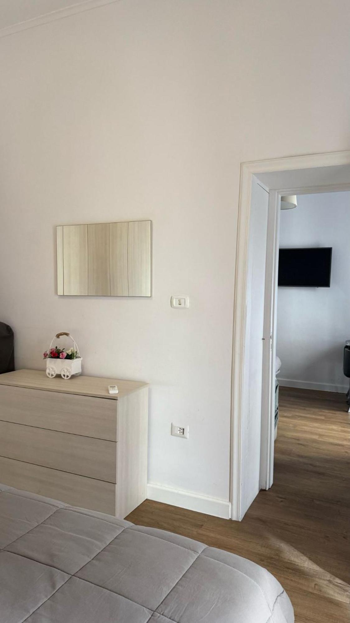 Chiaia Suites Неаполь Экстерьер фото