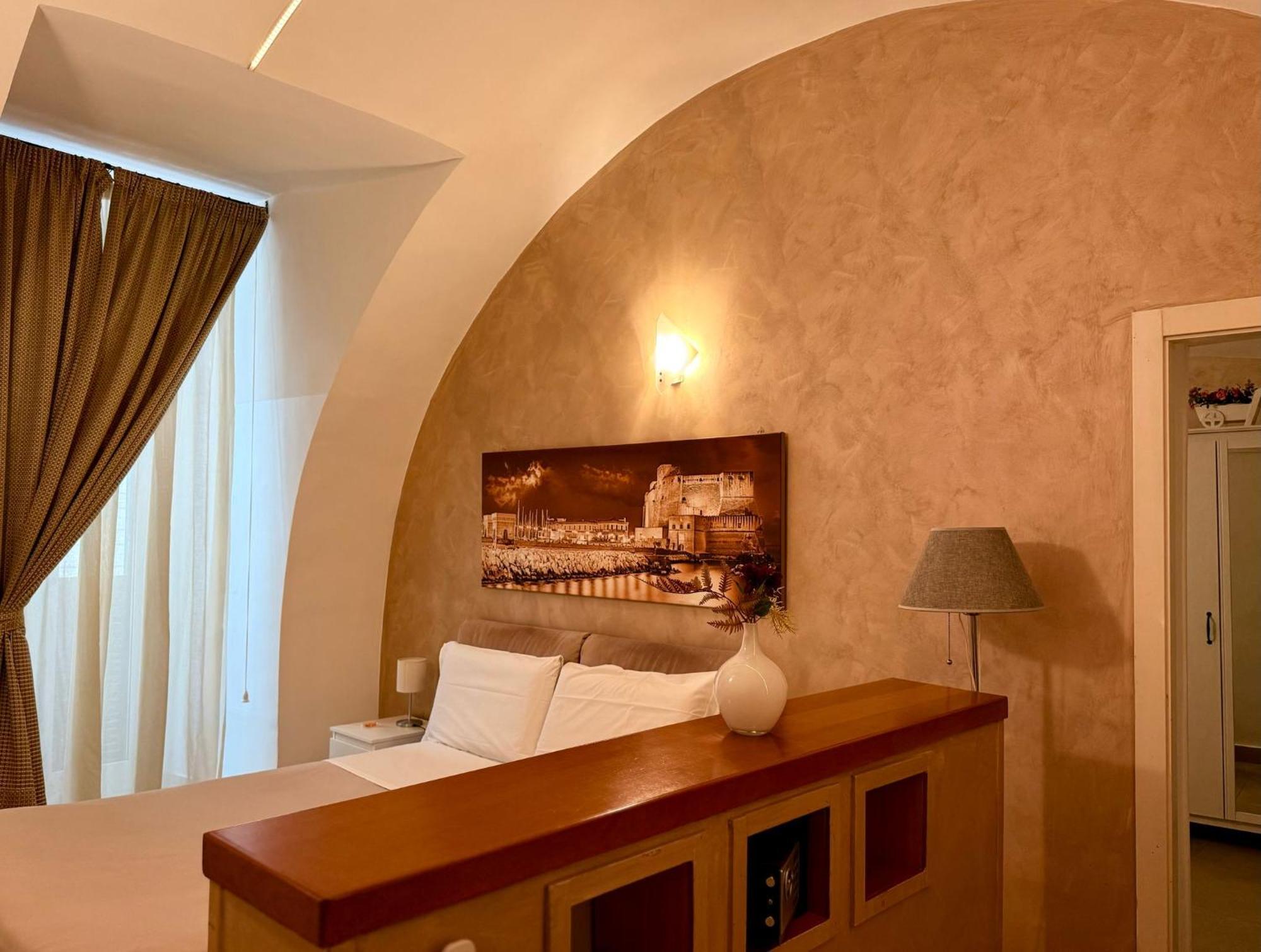 Chiaia Suites Неаполь Экстерьер фото